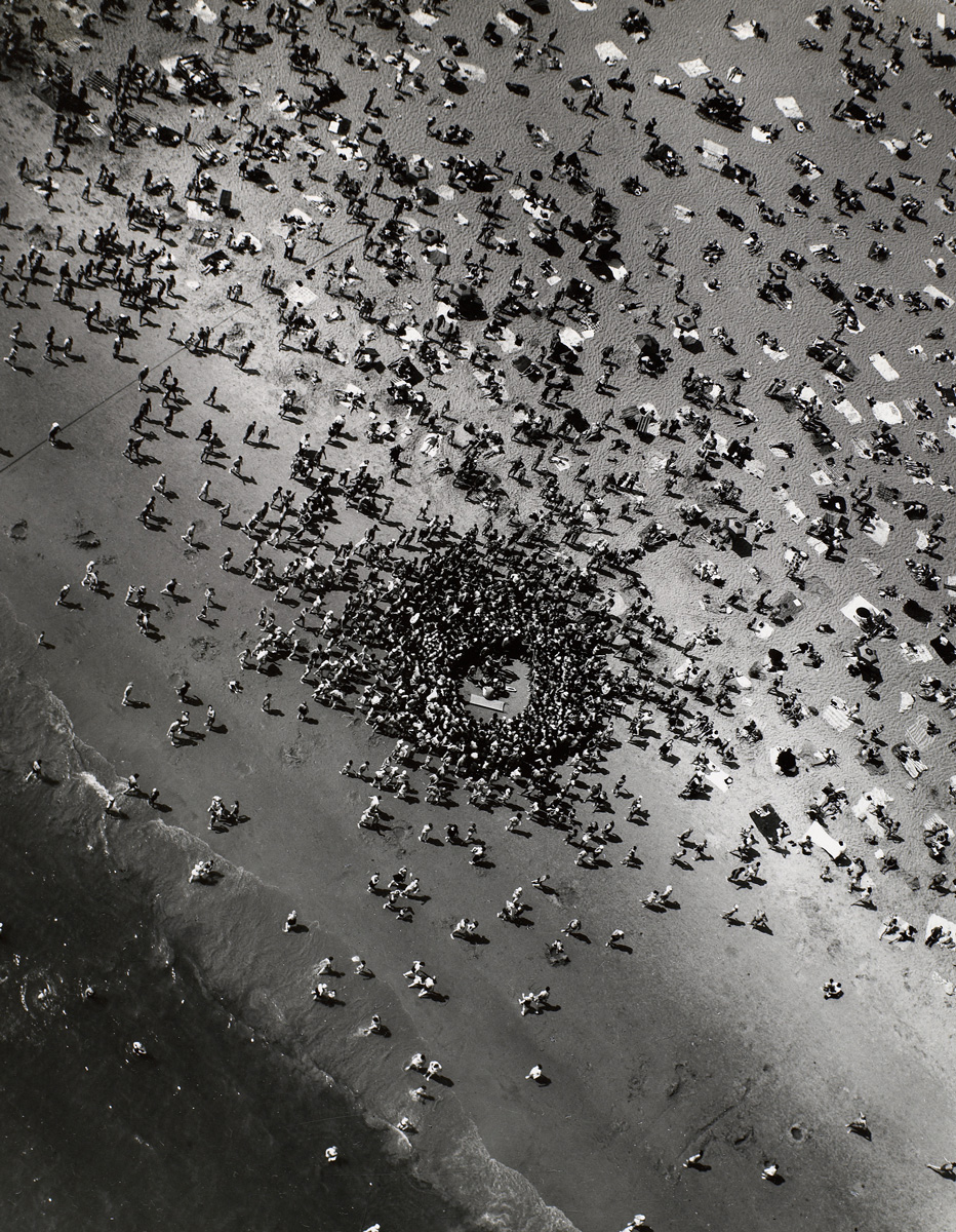 Margaret Bourke-White, Beach accident, Coney Island